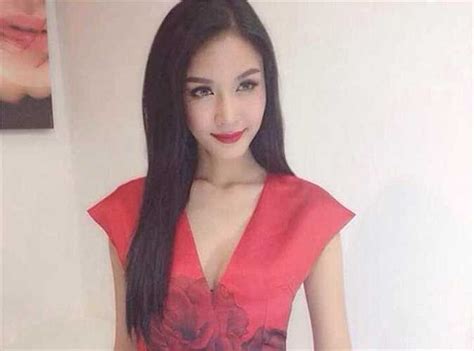 Hot girl chuyển giới xinh đẹp khiến cư dân mạng mê mẩn