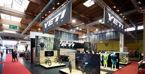 zajisteni expozic  vystav