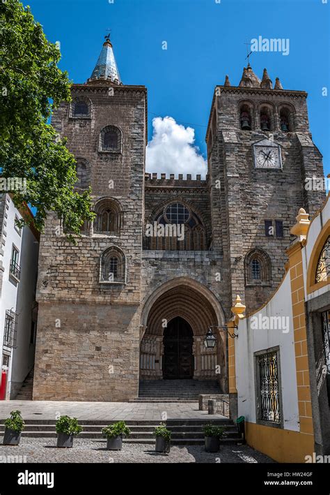 Portugal Évora Like A Fortress Granite Cathedral Of Evora