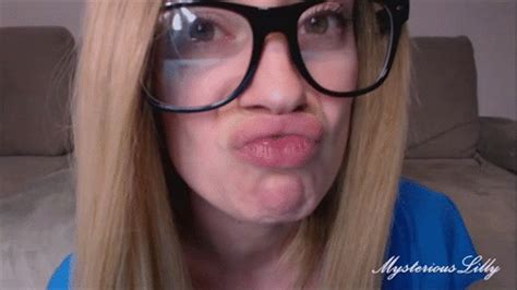 Smelling My Lips Mp4 Sd Mysterious Lilly Clips4sale