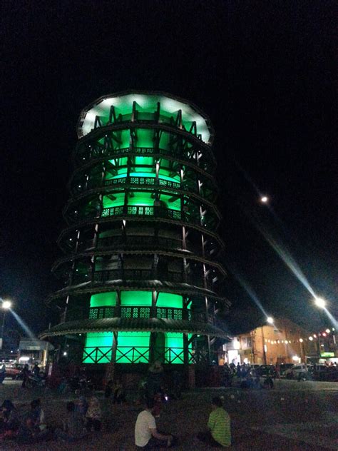 Menara Condong