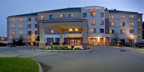 Courtyard by Marriott Portland Airport – Portland, OR | Wine Country