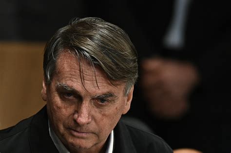 Jair Bolsonaro Su Esposa Y Seis Allegados Declaran A La Polic A Sobre