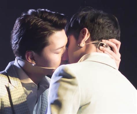 Глава 30 - Выставить свой первый поцелуй на аукцион... | Первый поцелуй ...