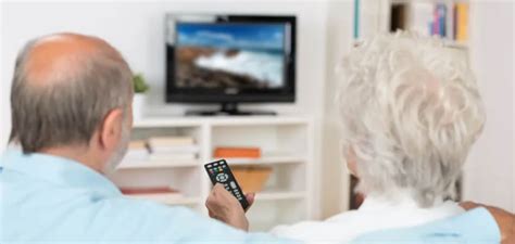Jaki telewizor dla seniora warto kupić? Praktyczny poradnik