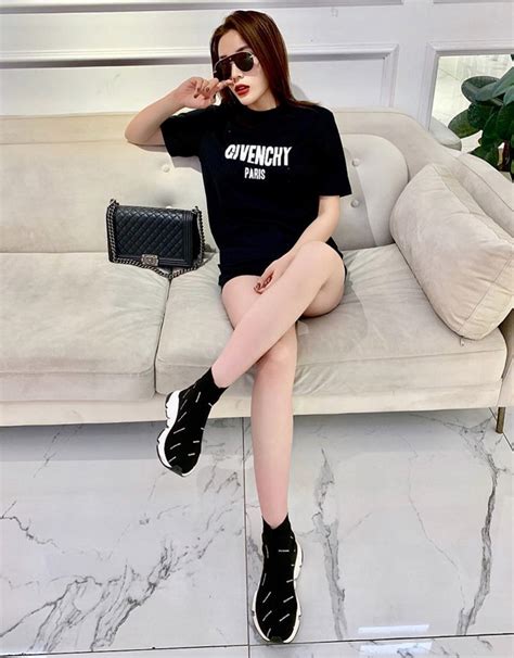 Đã làm mẹ đệ nhất hot girl Hà Nội Sài Gòn một thời vẫn mê quần hot pant