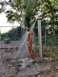 Naked In Outdoor Showers Page LPSG
