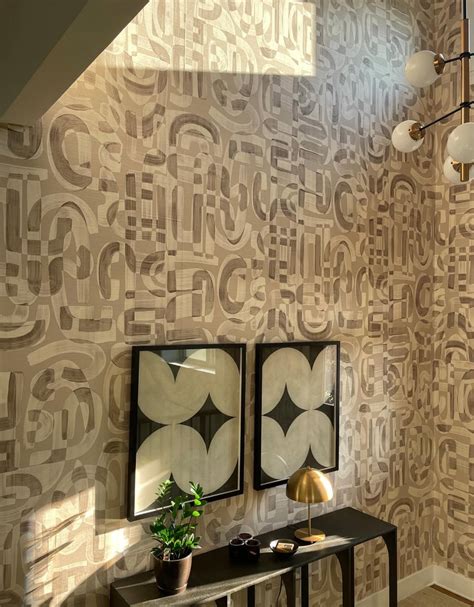 Grasscloth Wallpaper Seams – Why They’re Visible & Normal – Poppy Print