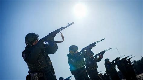 Las Fotos Que Confirman El Regreso Como Sex Symbol De Brad Pitt Infobae