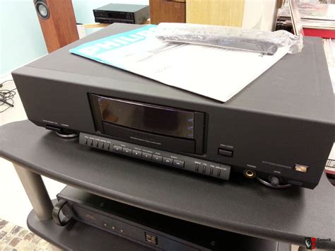 Philips CD 950 ( MINT ) all original packing and remote Made in Belgium ...