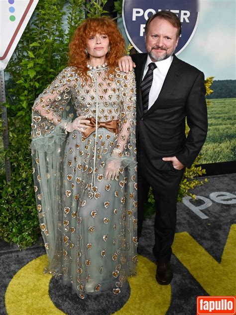 OOPS International Nude Photo Fapullo