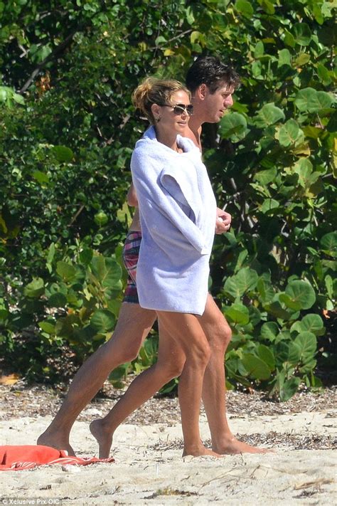 Heidi Klum Displays Fantastic Figure In A Skimpy Bikini In St Barts Daily Mail Online