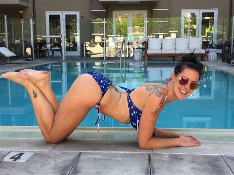 Hot MILF Texas Patti Showcases Her Body In Horny Photoshoots Photos