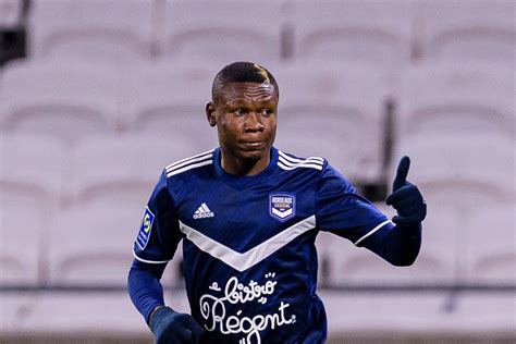 What Samuel Kalu Will Bring To Watford Versatility Lots Of Dribbling