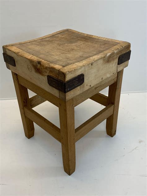 Elegant French Butchers Block, Pedestal table. For Sale at 1stDibs