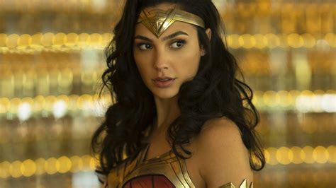 Wonder Woman 2 Gal Gadot Erhält Eine Goldene Rüstung Erster Trailer