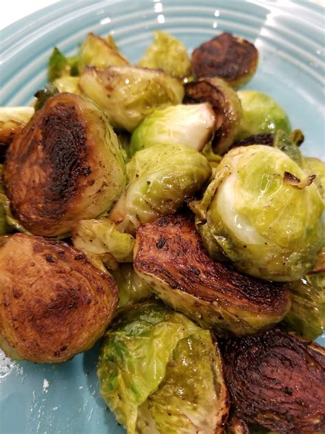 Skillet Seared Brussel Sprouts With Butter Lemon And Garlic Vegetarian Recipes Sprout