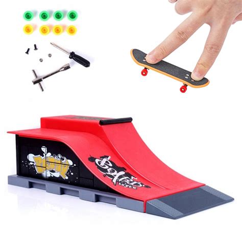 Zestaw Fingerboard Mini Skatepark Rampa Deskorolka Dfwe F