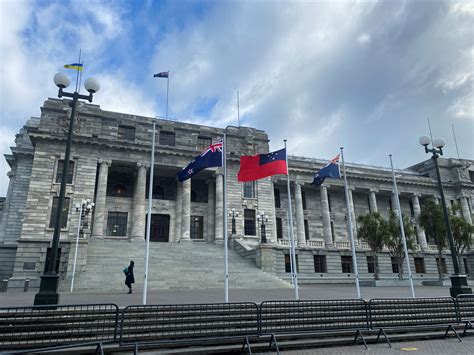 New Zealand set for hung parliament in October vote, poll shows | Reuters