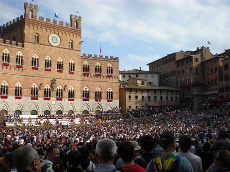 Crowd for the Palio in the Piazza del Campo, Siena | Ferry building san