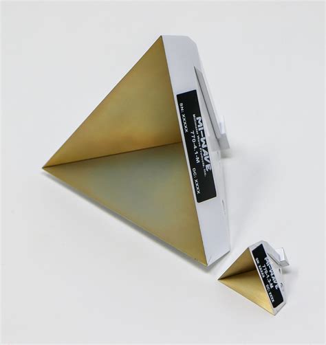 Radar Corner Reflectors For Linear Or Circular Polarization 3