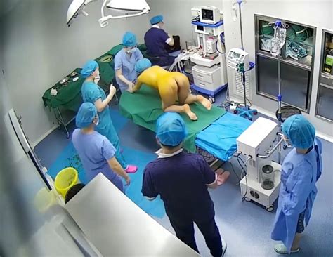 Naked Surgery Prep ThisVid En español