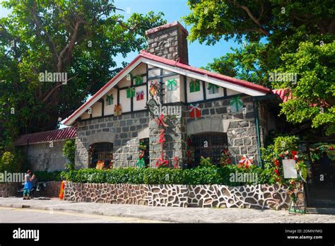 The Peak Loukout Restaurant Located In Heritage House Close To The