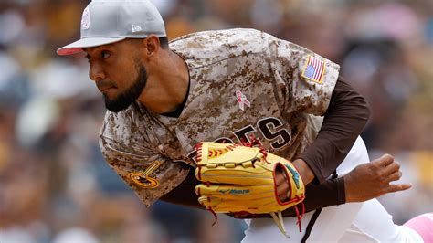 Alfaro Mashes Pinch Hit 3 Run Hr In 9th Padres Win 3 2