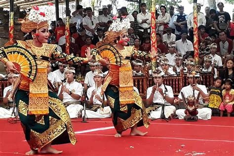 Foto : Tari Legong, Tari Tradisional Bali