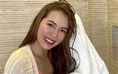 julia montes ibinida ang pagluluto niya ng lechon kamicomph