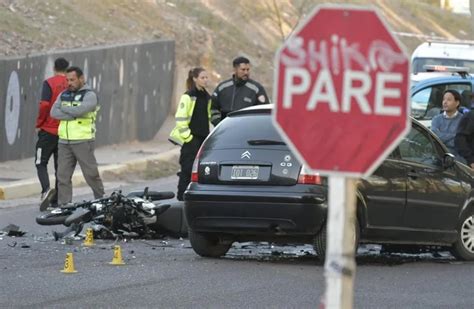 Muri Un Joven De A Os En Un Choque Frontal Entre Un Auto Y Una Moto