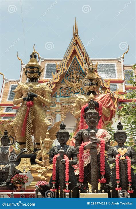 The Largest Thao Wessuwan Sculpture Or Vasavana Kuvera Giant Statues