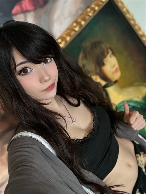 SHE IS SO HOT : r/emiru_worship