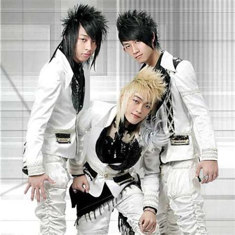 S Ph N C Nghi T Ng V I Th Nh Vi N C N L I C A Hkt Nh Hot Boy R I Nh M