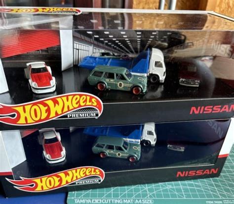 Hot Wheels Premium Diorama Nissan Set Datsun Wagon Fairlady Aero Lift Laurel