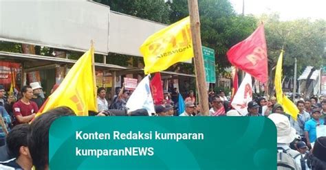 Warga Kampung Dadap Demo Polda Metro Tuntut 2 Nelayan Dibebaskan