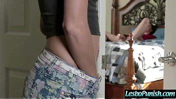Lindo Lez Chica Obtener Sexo Juguetes Castigado Por La Media De Lesbianas Clip XVIDEOS