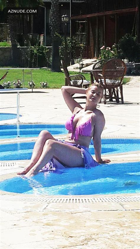 Songul Karli Sexy Bikini Photos AZNude