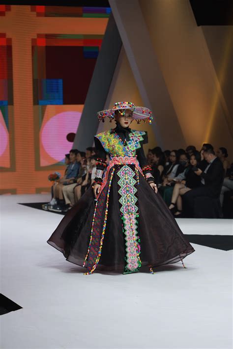 Ph M Tho I L Ai Ch N Dung Hot Tiktoker X N I Ti Ng V I Bi T Danh Th Nh Ch I Livestream V