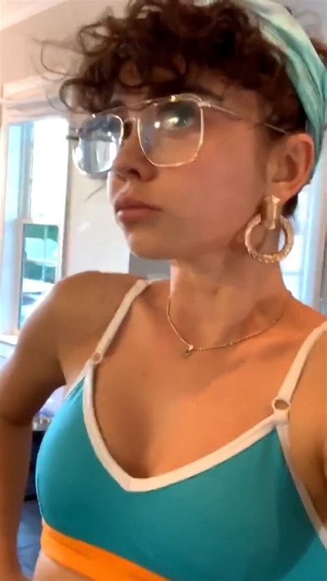 Sarah Hyland Sexy Photos And Hot The Fappening