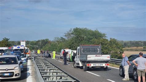 Incidente In Tangenziale Ad Asti Morti Marito E Moglie La Stampa