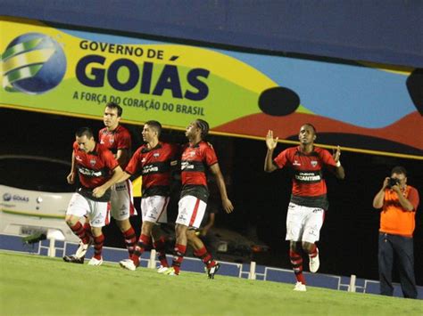 Vasco continua líder Corinthians volta à briga e Flamengo sai da seca