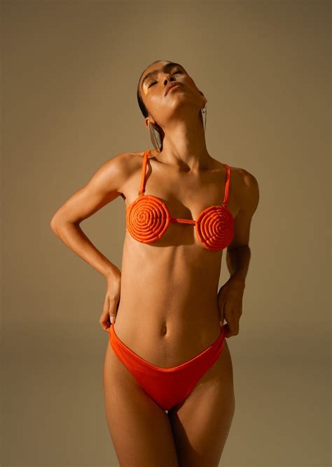 C Mo Llevar Bikini Rojo En Primavera Verano Vogue
