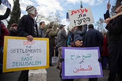 Hundreds protest new Palestinian evictions in Sheikh Jarrah - +972 Magazine