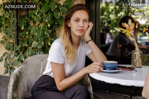 Giselle Sexy And Nude Photoshoot Posing Her Seductive Tits Ass And Pussy AZNude