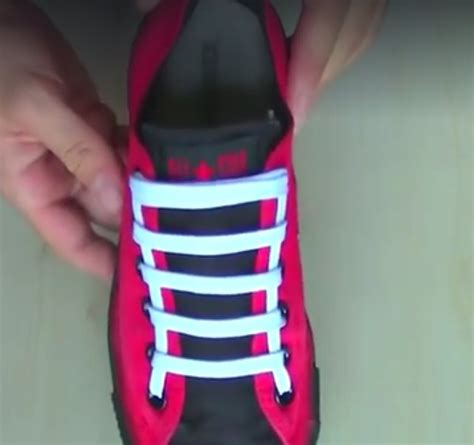 5 Easy And Unique Shoe Lace Patterns That Will Make Sure You Put Your