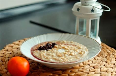 Сколько калорий в овсяной каше на воде и молоке, БЖУ, полезные свойства ...