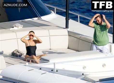 Selena Gomez Sexy Seen Flaunting Her Hot Bikini Body At The Beach In Positano AZNude