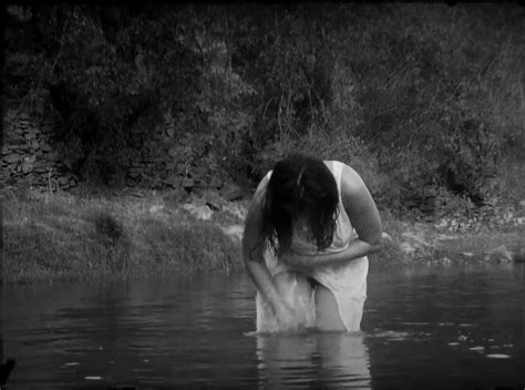 Nude Video Celebs Ines Mariana Moitas Nude Corrente