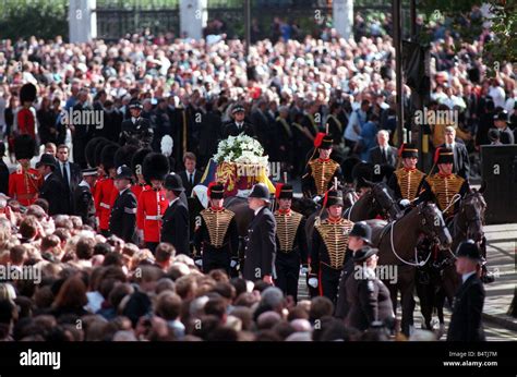 Princess Diana Funeral 6th September 1997 Princess Diana S Coffin On A
